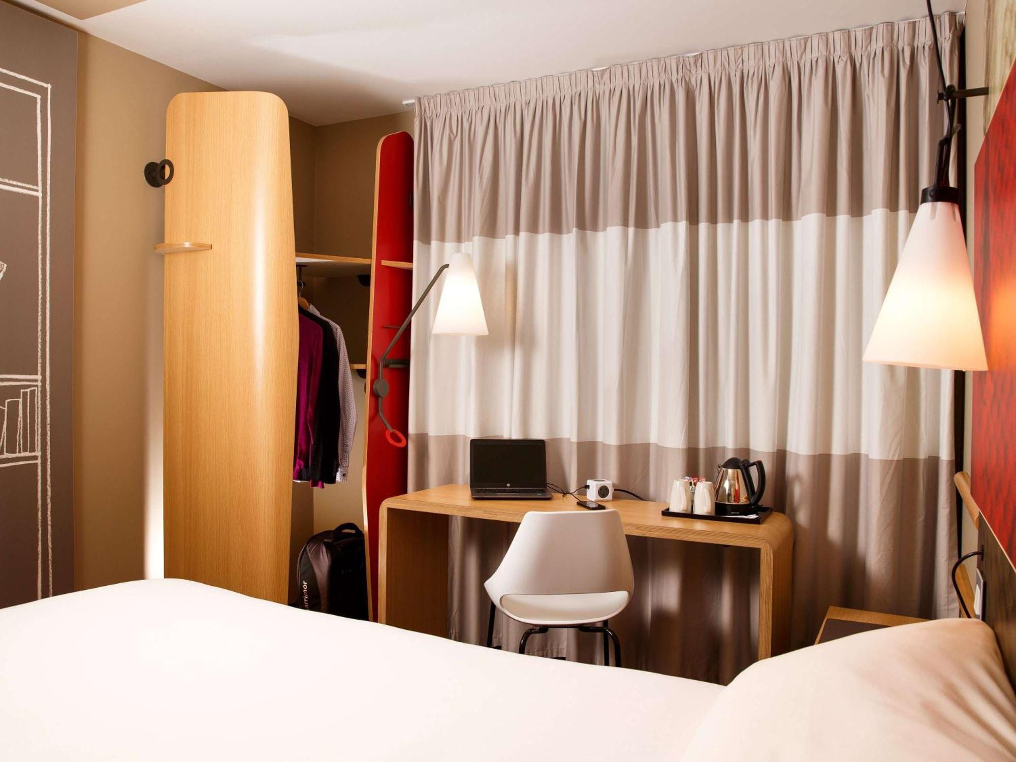 Ibis Sheffield City Exterior photo