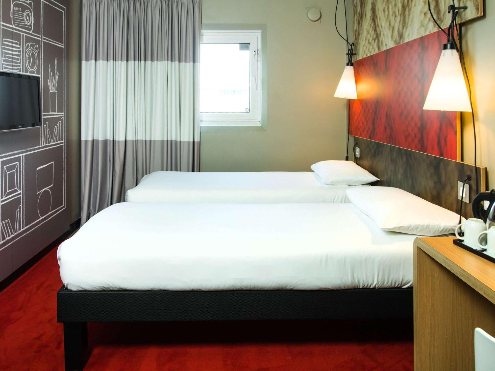 Ibis Sheffield City Exterior photo