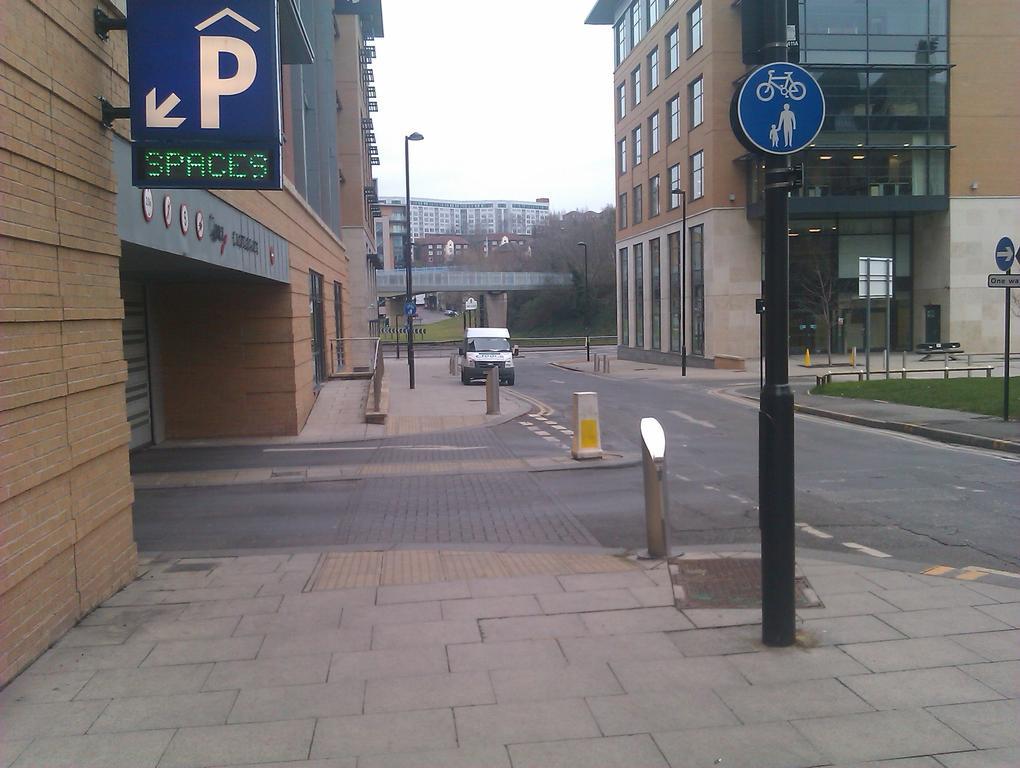 Ibis Sheffield City Exterior photo